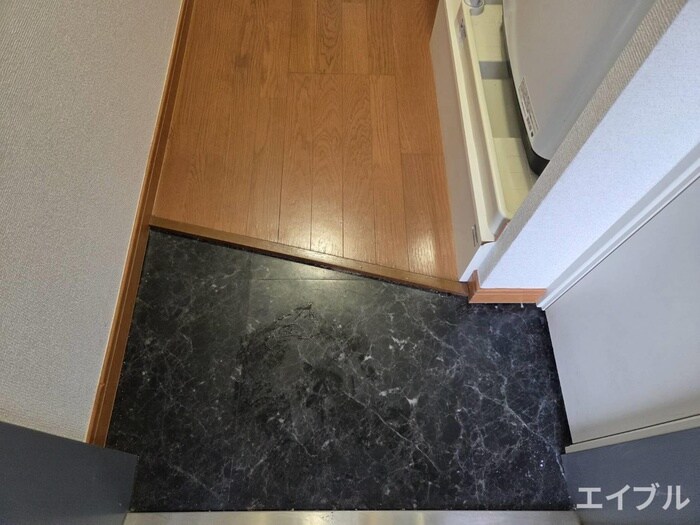 物件内観写真7　(玄関)