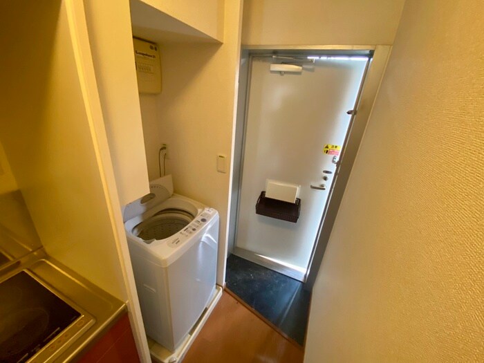物件内観写真9　(洗濯機置場)