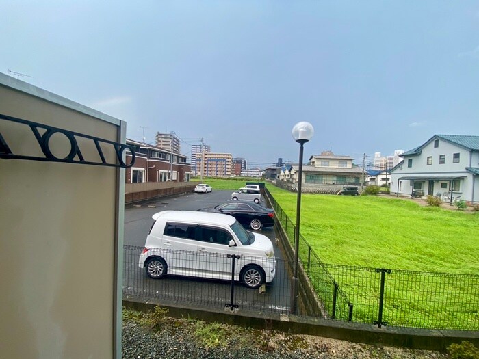 物件内観写真13　(室内からの展望)