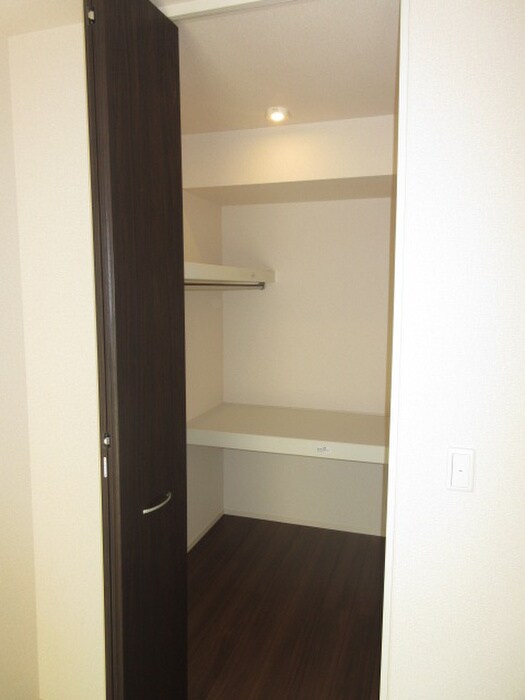 物件内観写真10　(収納)