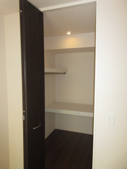 物件内観写真10　(収納)