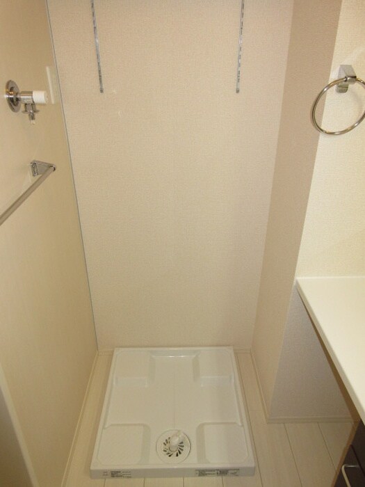 物件内観写真13　(洗濯機置場)