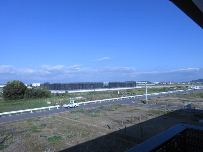 物件内観写真18　(室内からの展望)