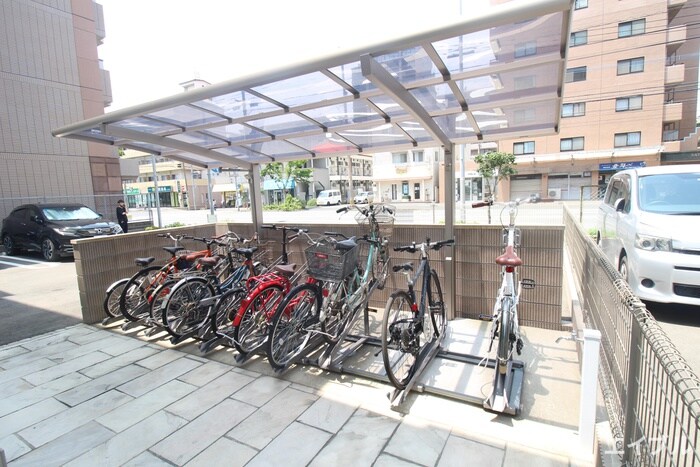 物件外観写真5　(駐輪場)