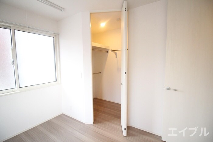 物件内観写真11　(収納)