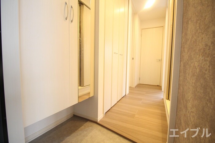 物件内観写真12　(玄関)