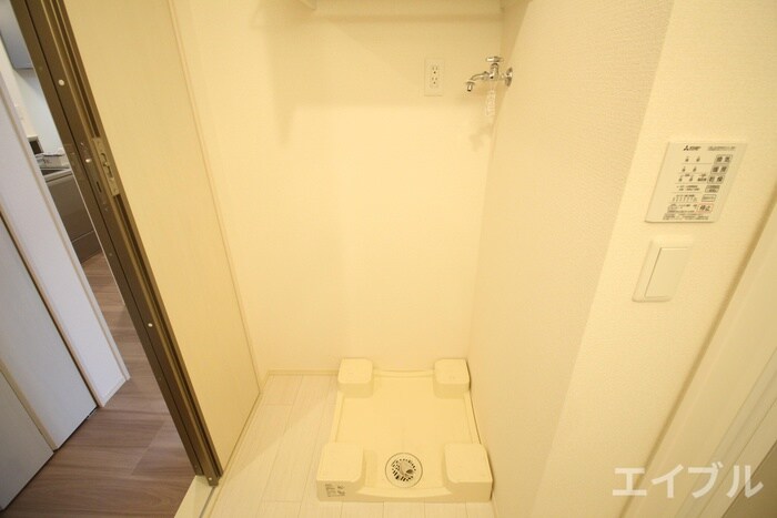 物件内観写真17　(洗濯機置場)