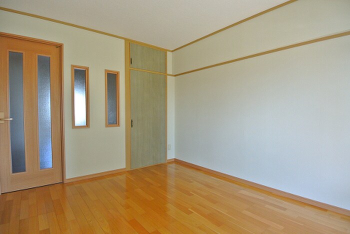 物件内観写真4　(居室)