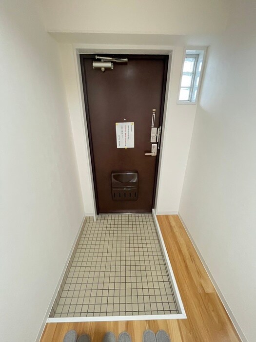 物件内観写真7　(玄関)