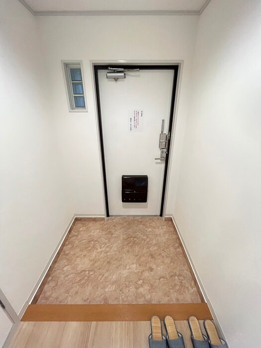 物件内観写真11　(玄関)