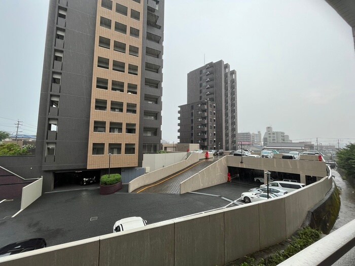 物件内観写真12　(室内からの展望)