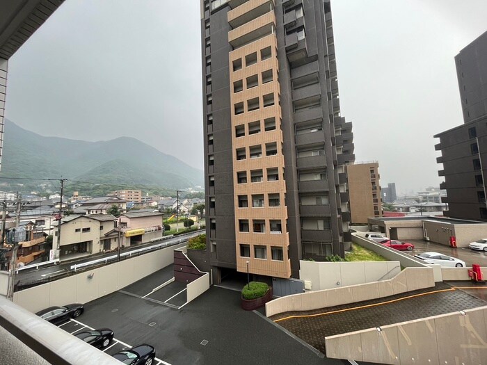 物件内観写真13　(室内からの展望)