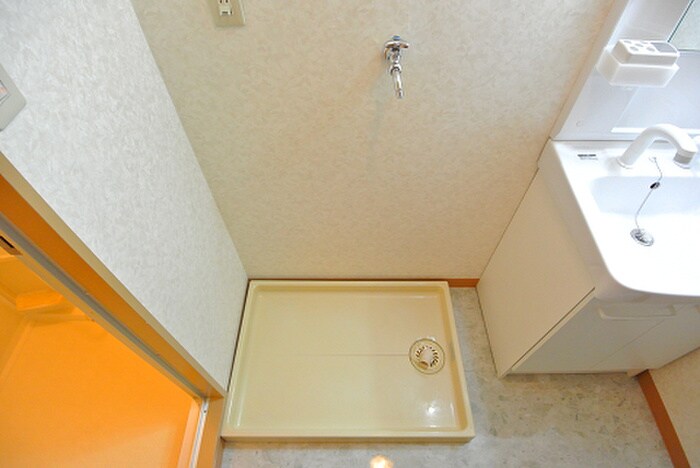 物件内観写真13　(洗濯機置場)