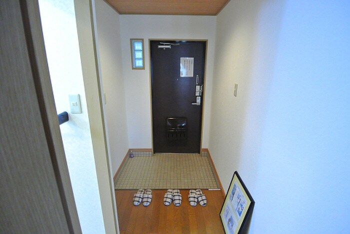 物件内観写真15　(玄関)