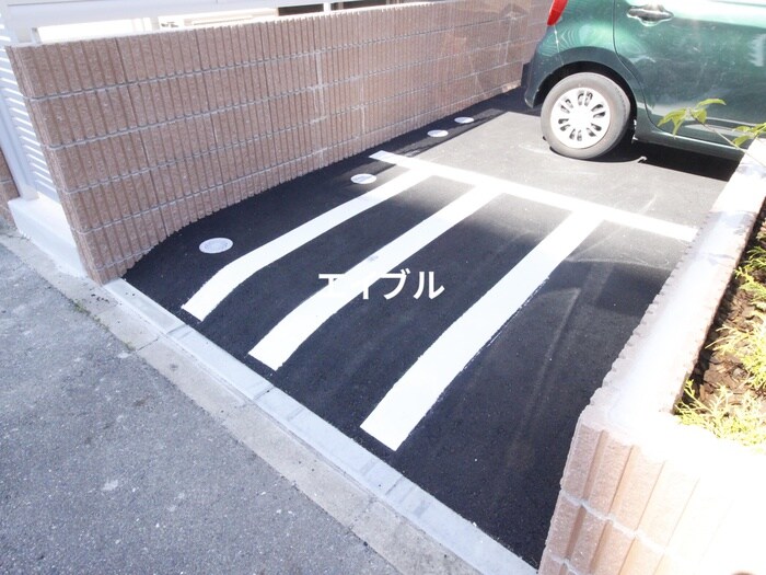 物件外観写真5　(駐輪場)