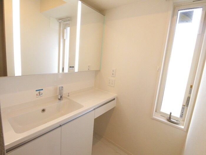 物件内観写真12　(洗面)