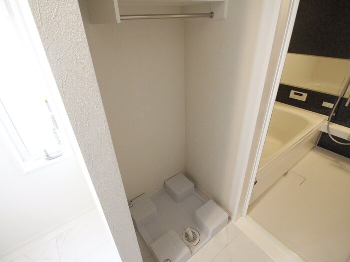 物件内観写真13　(洗濯機置場)