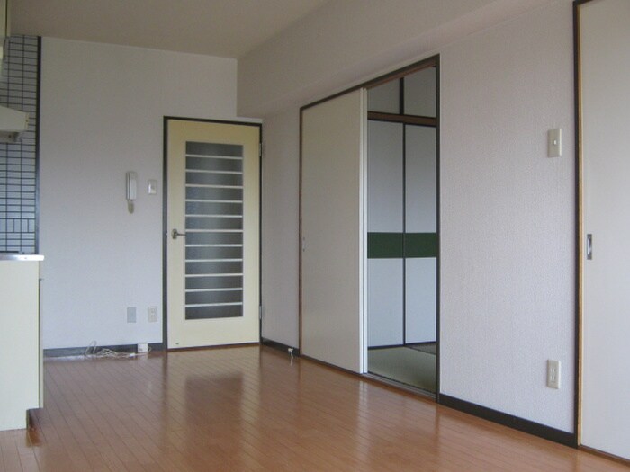 物件内観写真8　(居室)