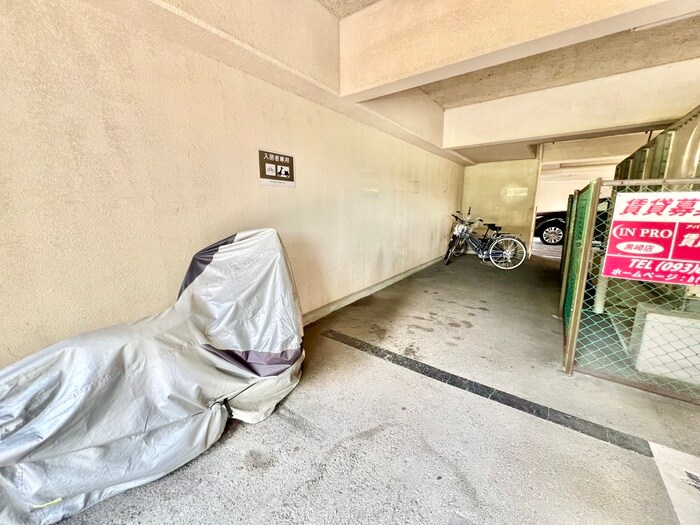 物件外観写真6　(駐輪場)