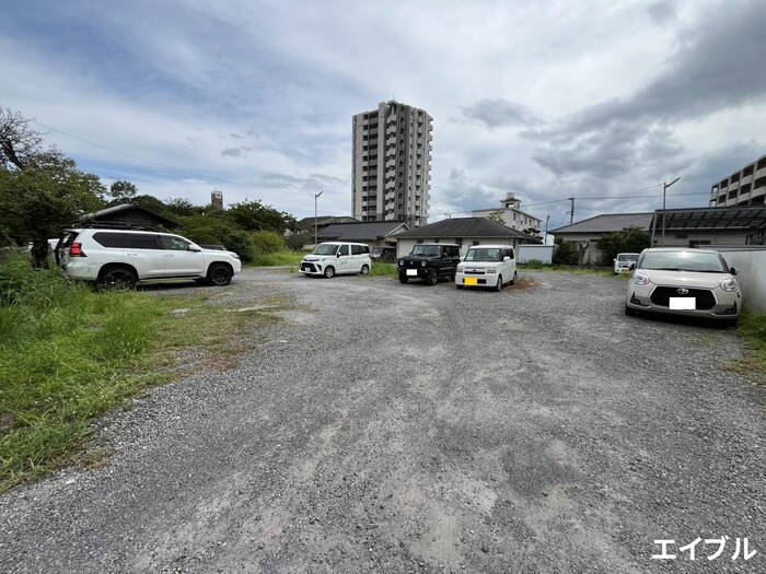物件外観写真3　(駐車場)