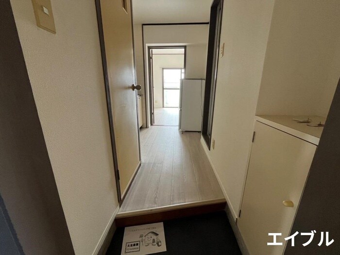 物件内観写真10　(玄関)