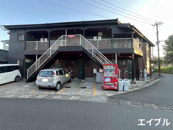 物件外観写真3　(駐車場)