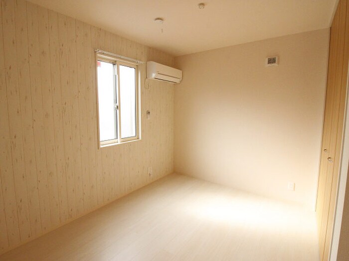 物件内観写真11　(居室)