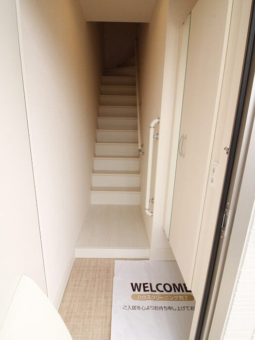 物件内観写真18　(玄関)