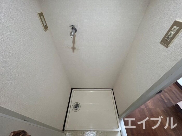 物件内観写真13　(洗濯機置場)