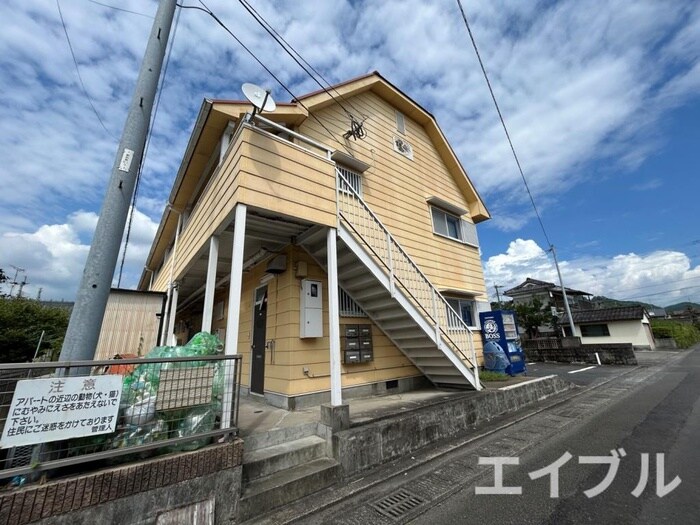 物件外観写真3　(エントランス部分)