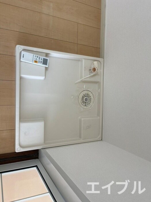 物件内観写真16　(洗濯機置場)