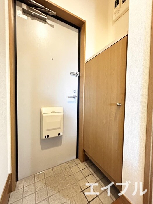 物件内観写真6　(玄関)