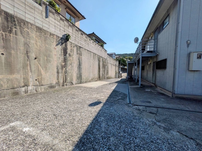 物件外観写真4　(駐車場)