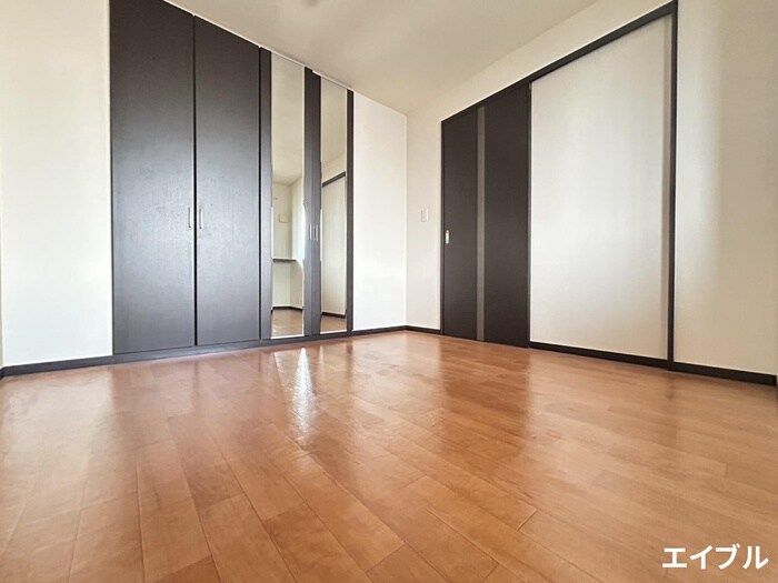 物件内観写真3　(居室)