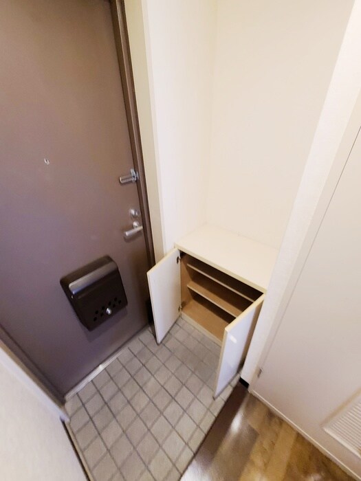 物件内観写真5　(靴箱)