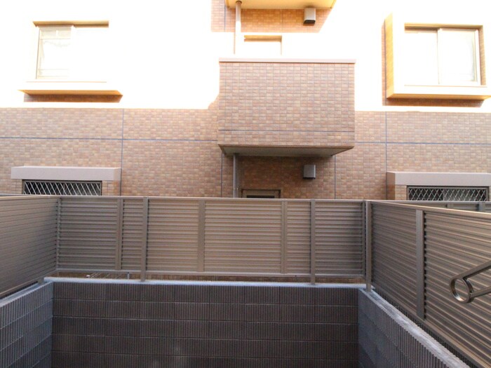 物件内観写真12　(室内からの展望)