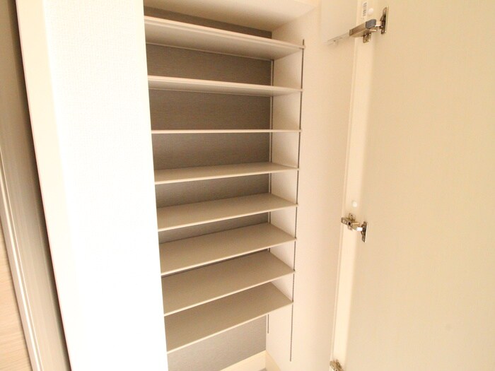 物件内観写真14　(靴箱)