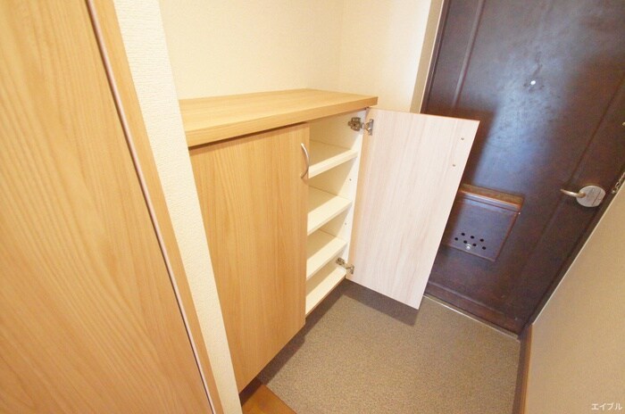 物件内観写真19　(玄関)