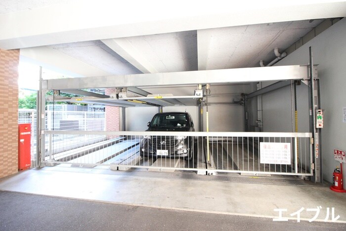 物件外観写真4　(駐車場)