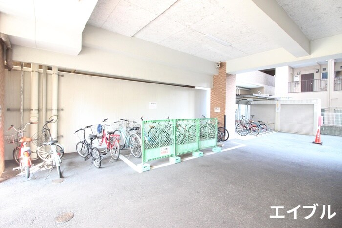 物件外観写真5　(駐輪場)
