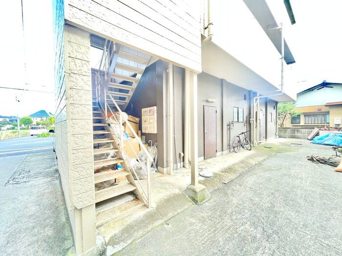 物件外観写真2　(駐車場)