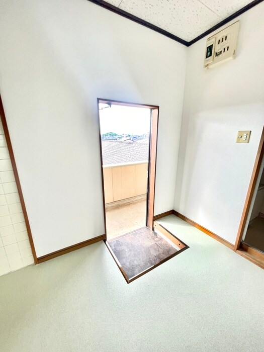 物件内観写真10　(玄関)