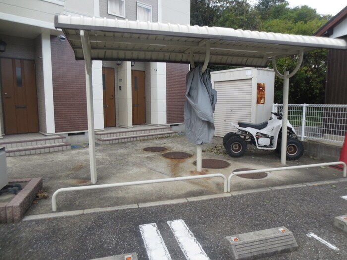 物件外観写真2　(駐輪場)