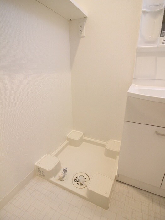 物件内観写真16　(洗濯機置場)