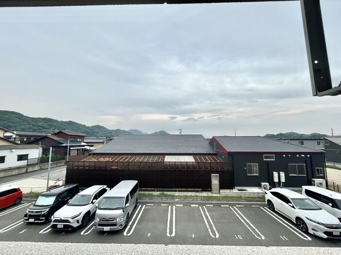 物件内観写真13　(室内からの展望)