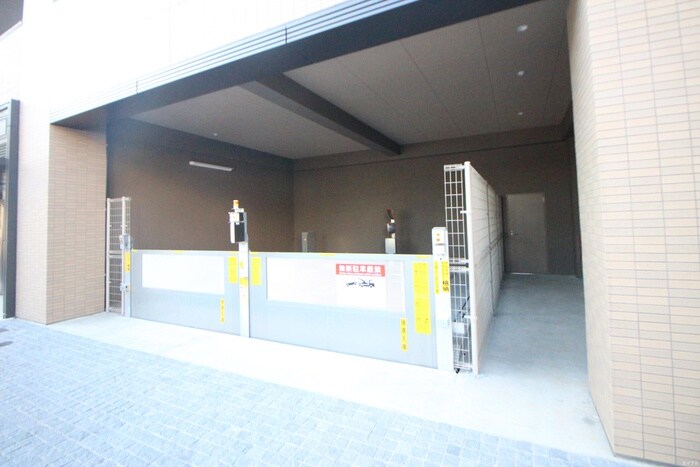 物件外観写真2　(駐車場)