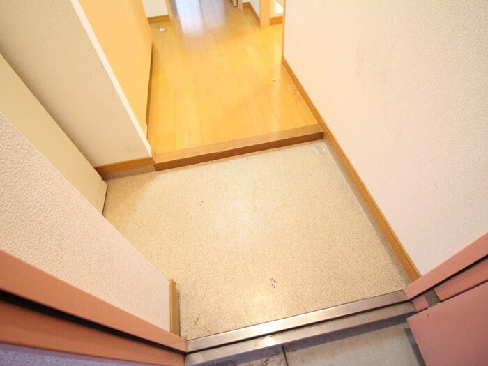 物件内観写真18　(玄関)