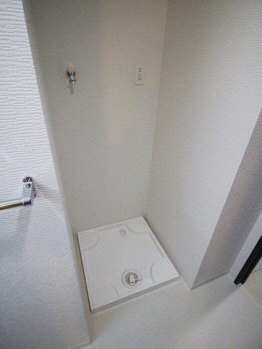 物件内観写真11　(洗濯機置場)