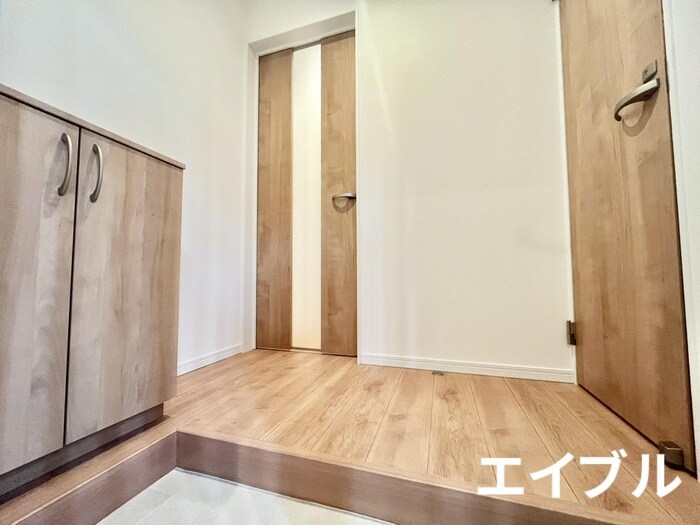 物件内観写真14　(玄関)