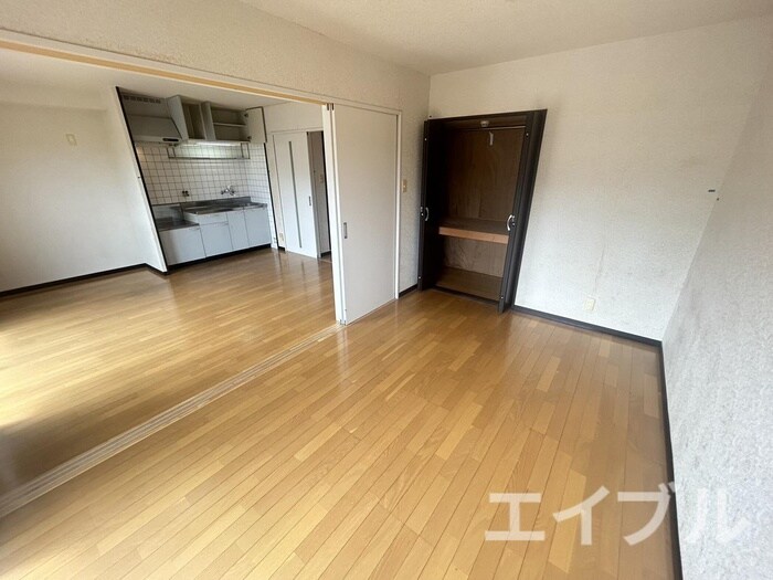 物件内観写真8　(居室)